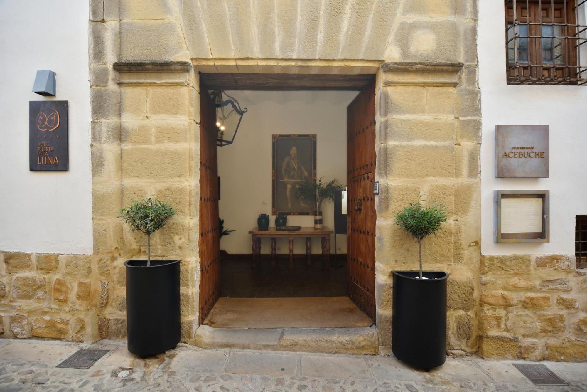 באיסה Hotel Puerta De La Luna מראה חיצוני תמונה