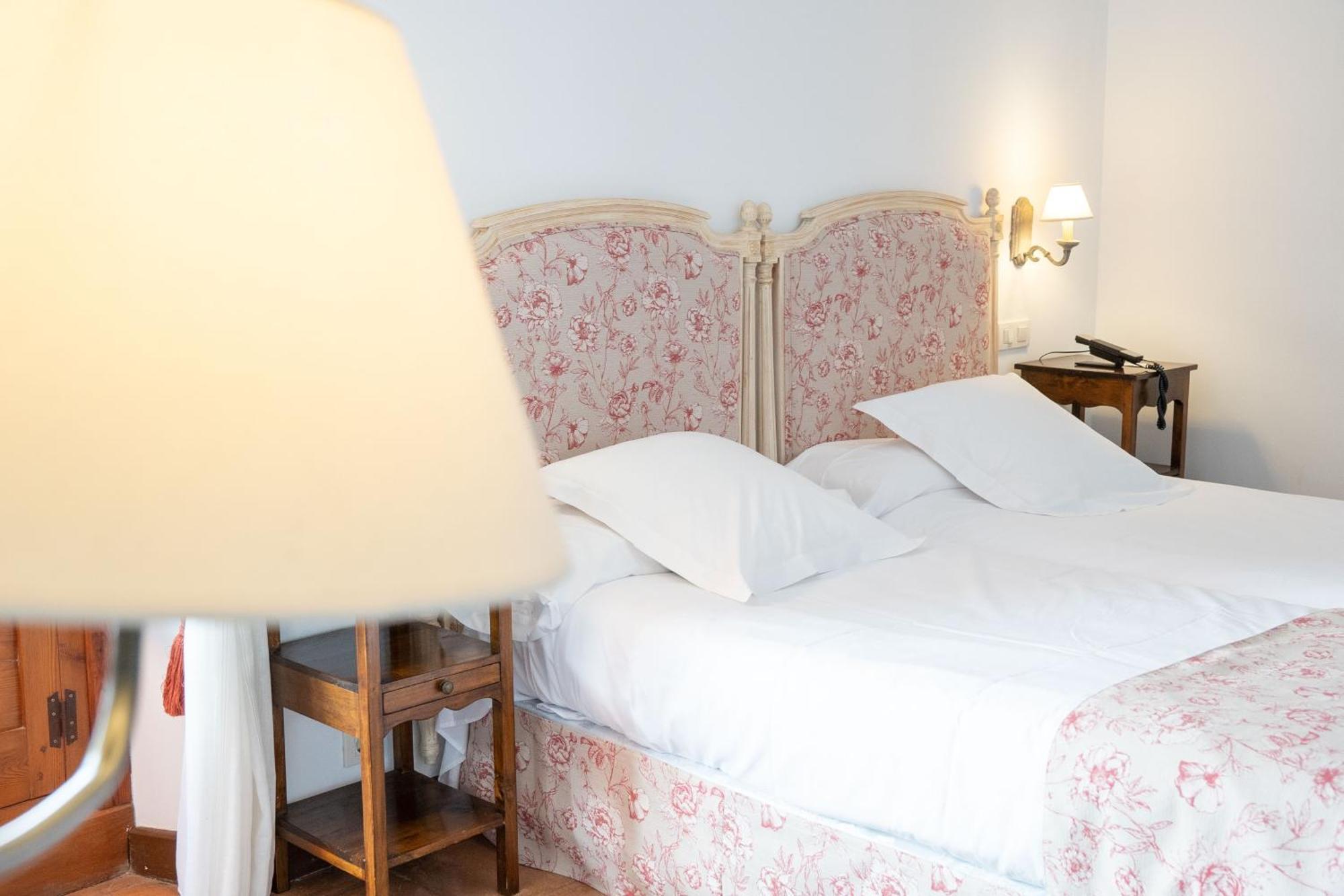 באיסה Hotel Puerta De La Luna מראה חיצוני תמונה