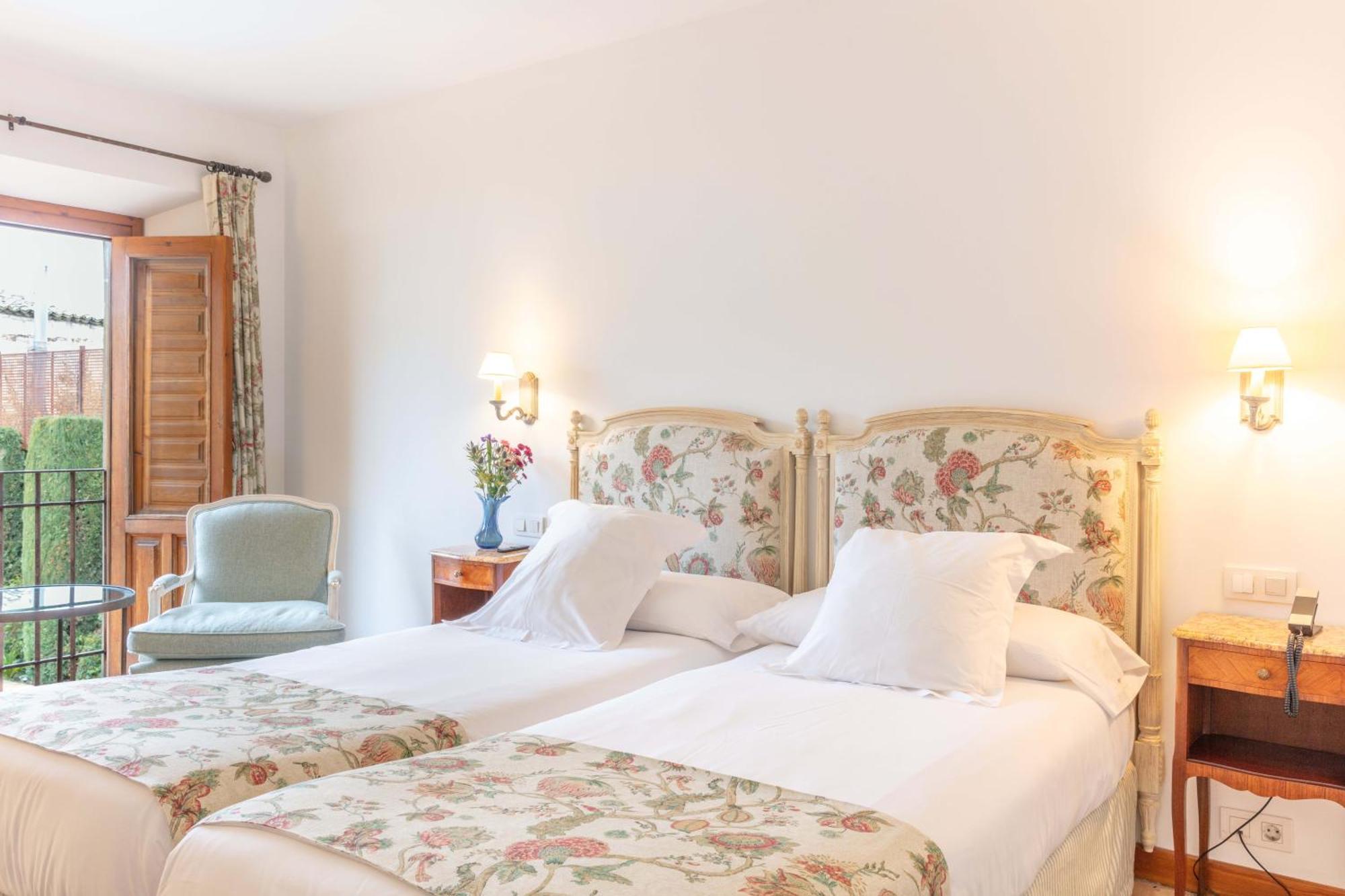 באיסה Hotel Puerta De La Luna מראה חיצוני תמונה