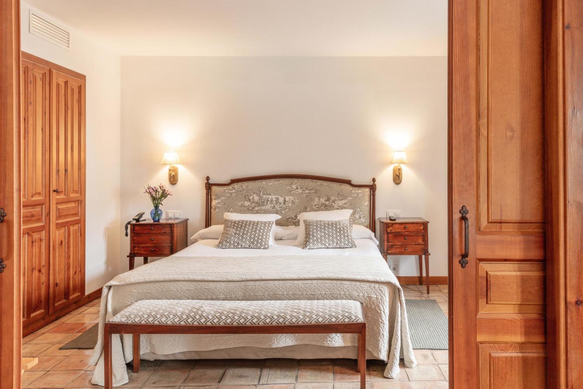 באיסה Hotel Puerta De La Luna מראה חיצוני תמונה