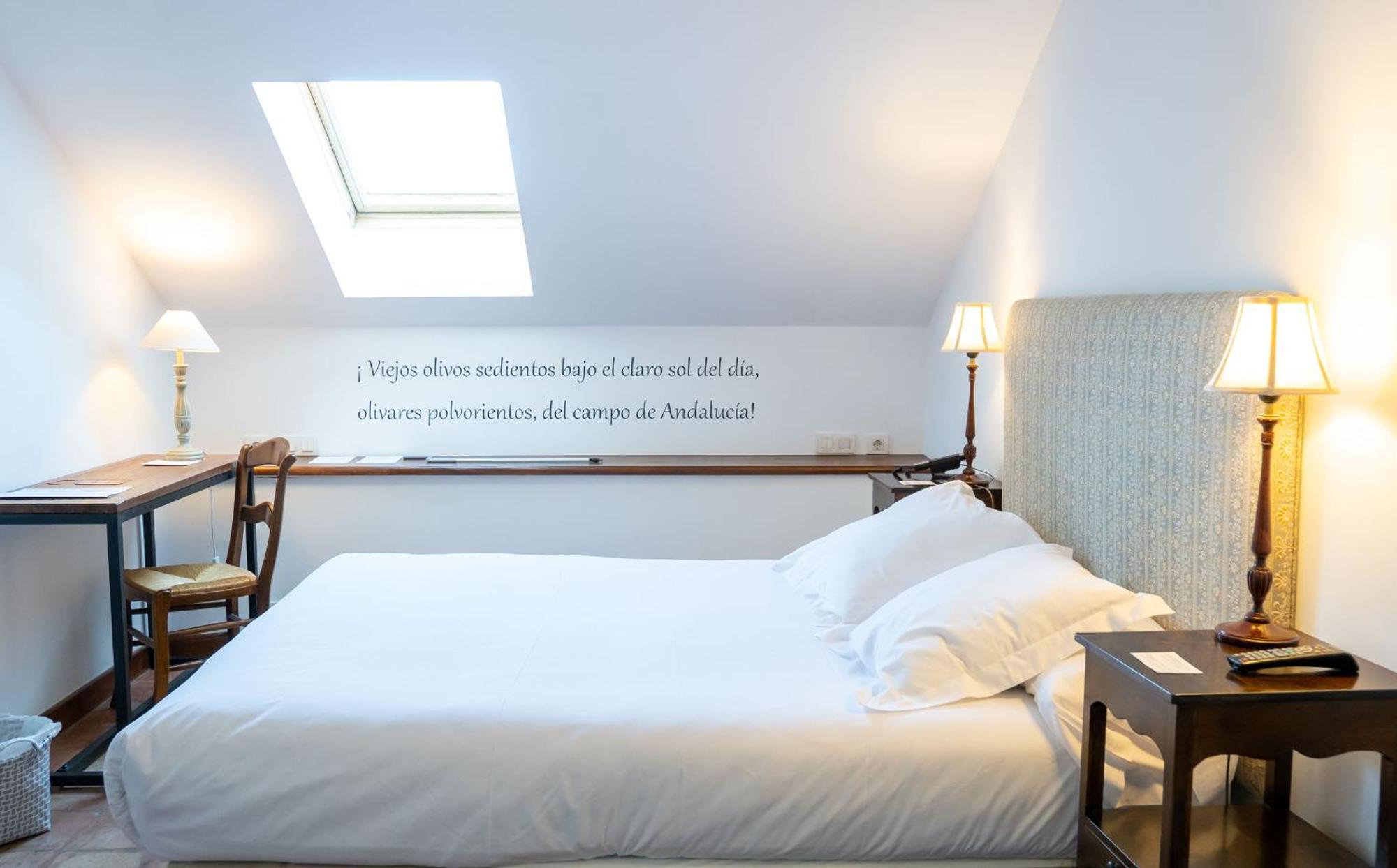 באיסה Hotel Puerta De La Luna מראה חיצוני תמונה
